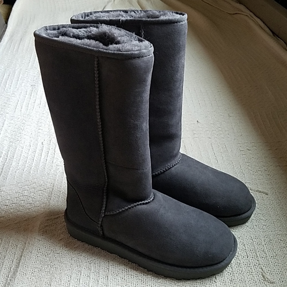 UGG Classic Tall Boots / NBW